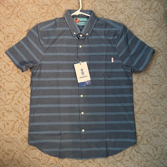 Chubbies - Men’s SS Slim Fit Button-Up Top - Pattern: the Downtowner - Size: M - Picture 3 of 16